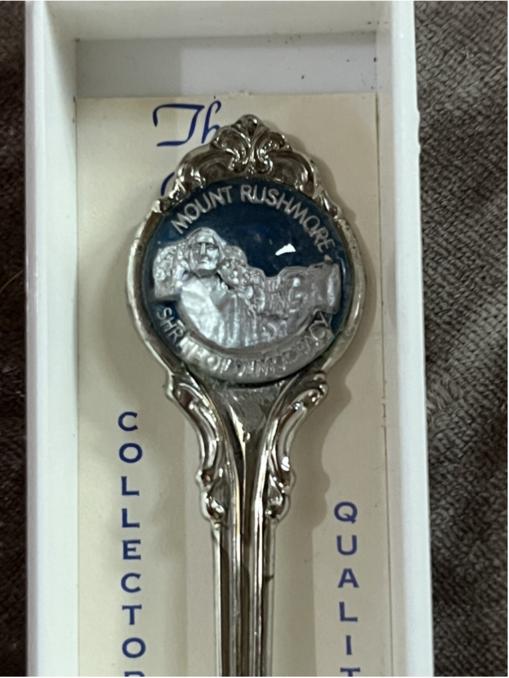 Mount Rushmore - Vintage Souvenir Spoon Collectible IN CASE /BOX NICE